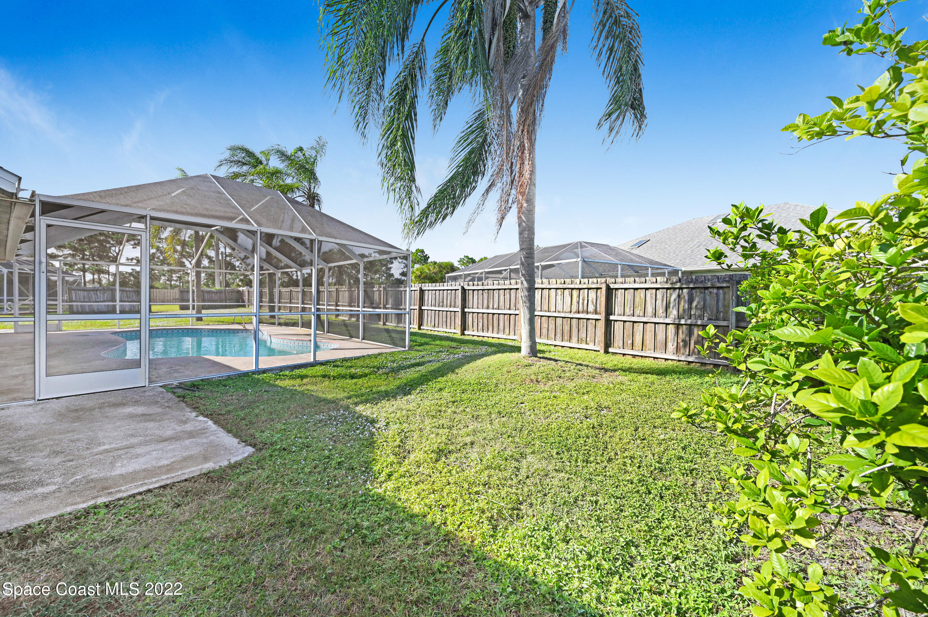 1924 Glen Meadows Circle Melbourne, FL 32935 - Photo 26 of 27 a view of a garden with a small garden