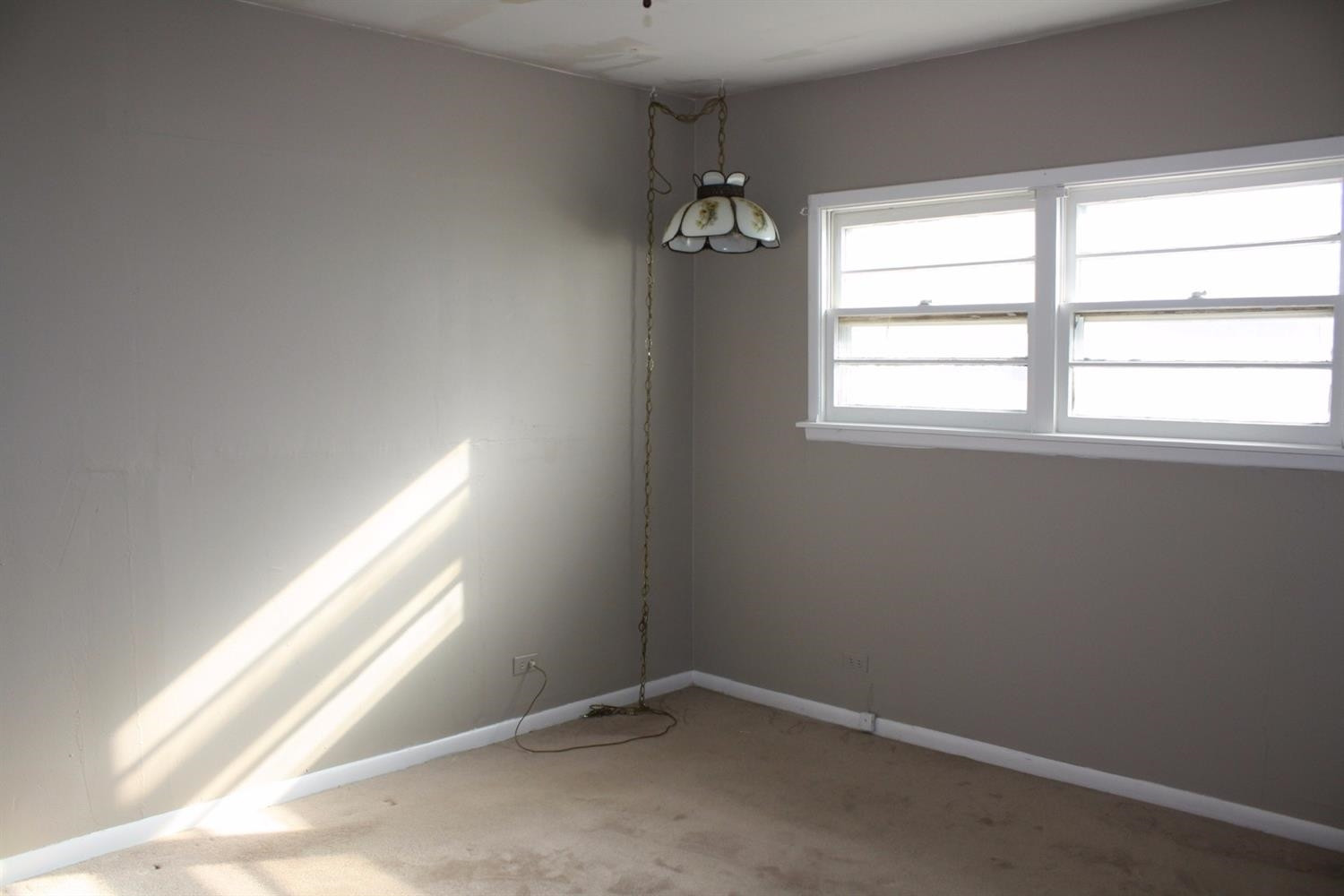 306 West 34th Plainview, TX 79072 - Photo 19 of 36 an empty room with a window