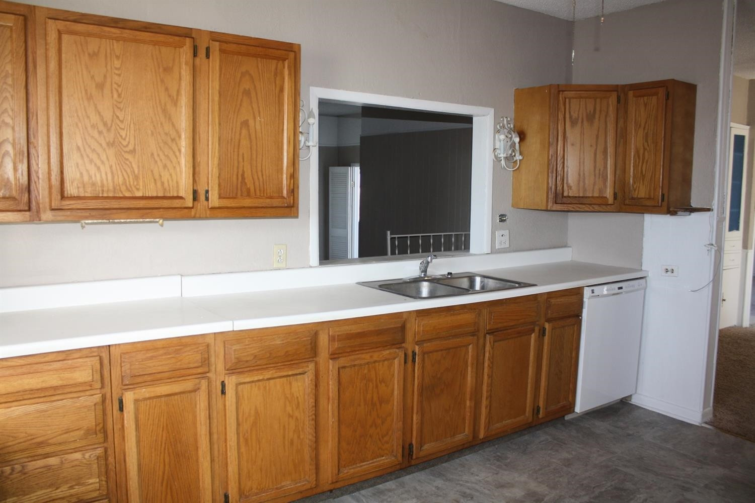 306 West 34th Plainview, TX 79072 - Photo 10 of 36 a bathroom with a sink and a mirror