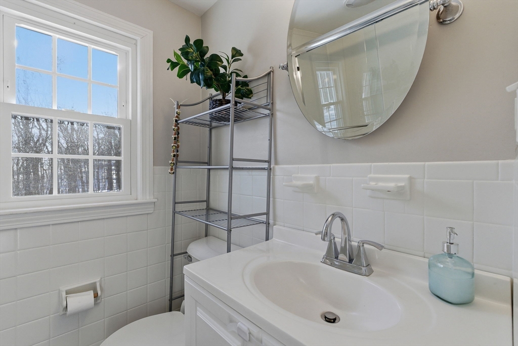 141 Bickford Hill Road Gardner, MA 01440 - Photo 37 of 42