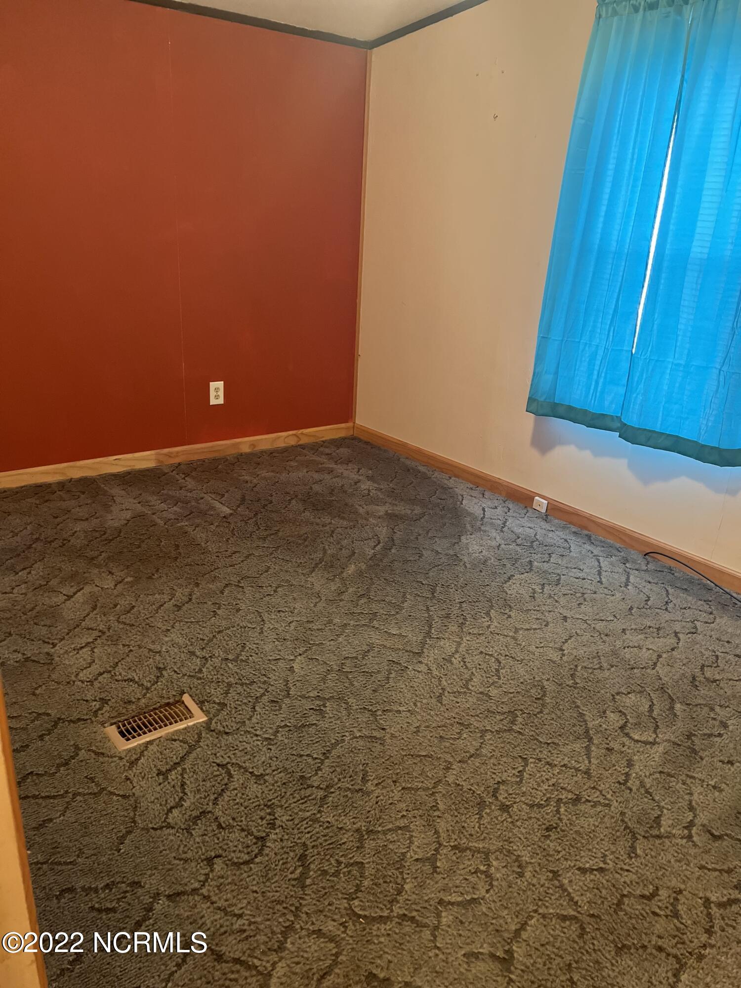 985 Simpson Ditch Road Elizabeth City, NC 27909 - Photo 14 of 26 3rd bedroom