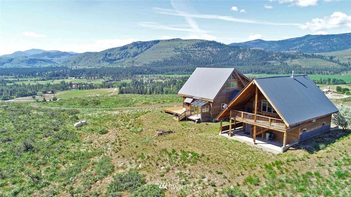 104 Hamilton Ranch Loop Winthrop, WA 98862 - Photo 3 of 25 Gallery Image 3
