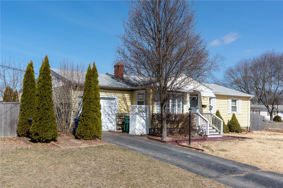 3 Rodney Road Warwick, RI 02889 - Photo 4 of 27