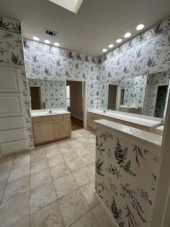 $2,950 | 6060 Thursby Avenue, Dallas, TX 75252