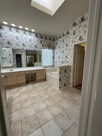 $2,950 | 6060 Thursby Avenue, Dallas, TX 75252