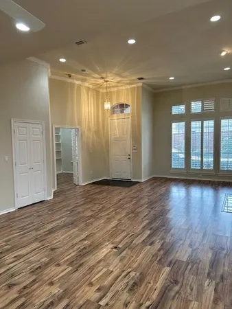 $2,950 | 6060 Thursby Avenue, Dallas, TX 75252