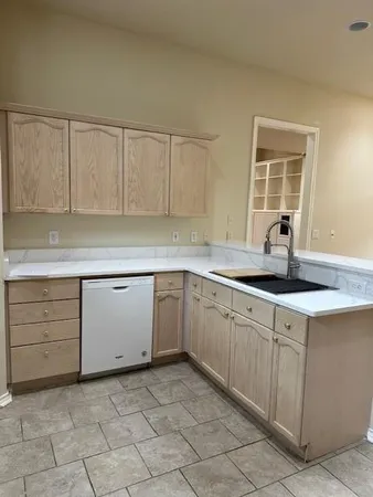 $2,950 | 6060 Thursby Avenue, Dallas, TX 75252