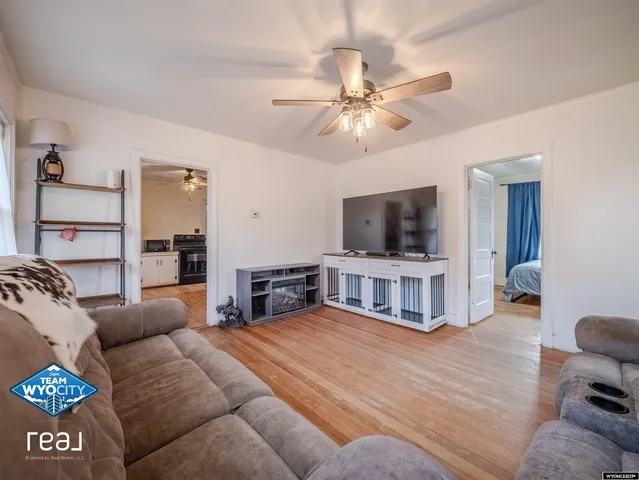 $213,500 | 416 South 3rd Street, Glenrock, WY 82637