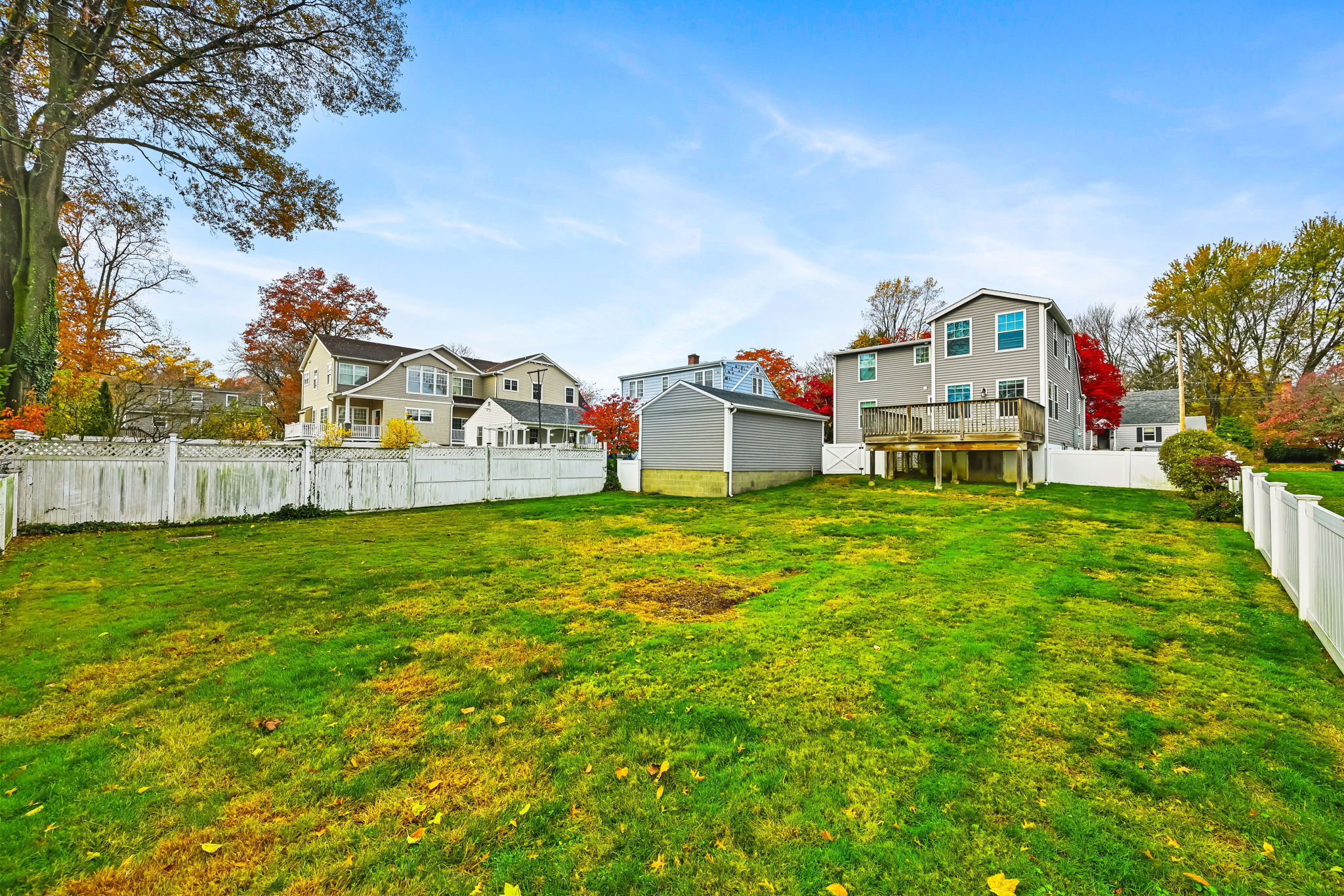 51 Country Road Fairfield, CT 06824 - Photo 4 of 38