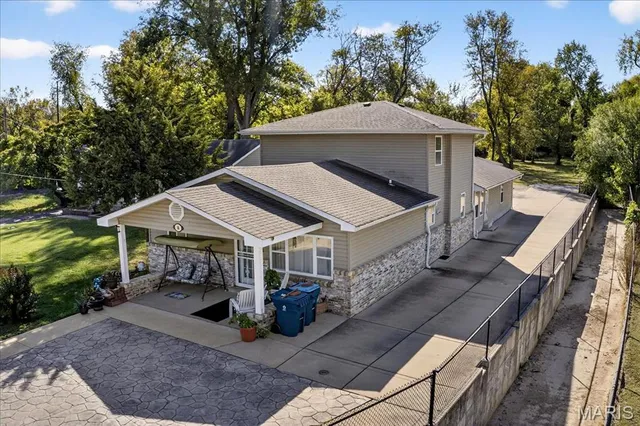 $350,000 | 16 Midland Avenue, Maryland Heights, MO 63043