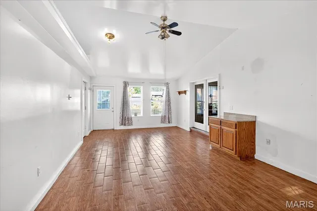 $350,000 | 16 Midland Avenue, Maryland Heights, MO 63043