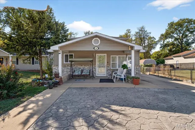 $350,000 | 16 Midland Avenue, Maryland Heights, MO 63043