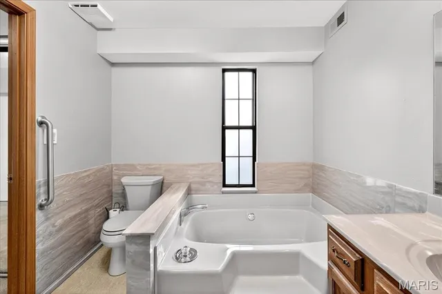 $350,000 | 16 Midland Avenue, Maryland Heights, MO 63043