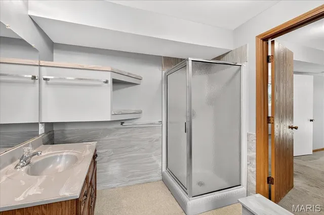 $350,000 | 16 Midland Avenue, Maryland Heights, MO 63043