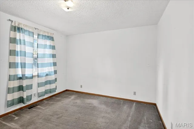 $350,000 | 16 Midland Avenue, Maryland Heights, MO 63043