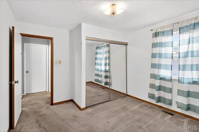 $350,000 | 16 Midland Avenue, Maryland Heights, MO 63043