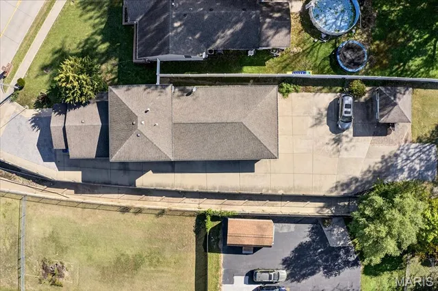 $350,000 | 16 Midland Avenue, Maryland Heights, MO 63043