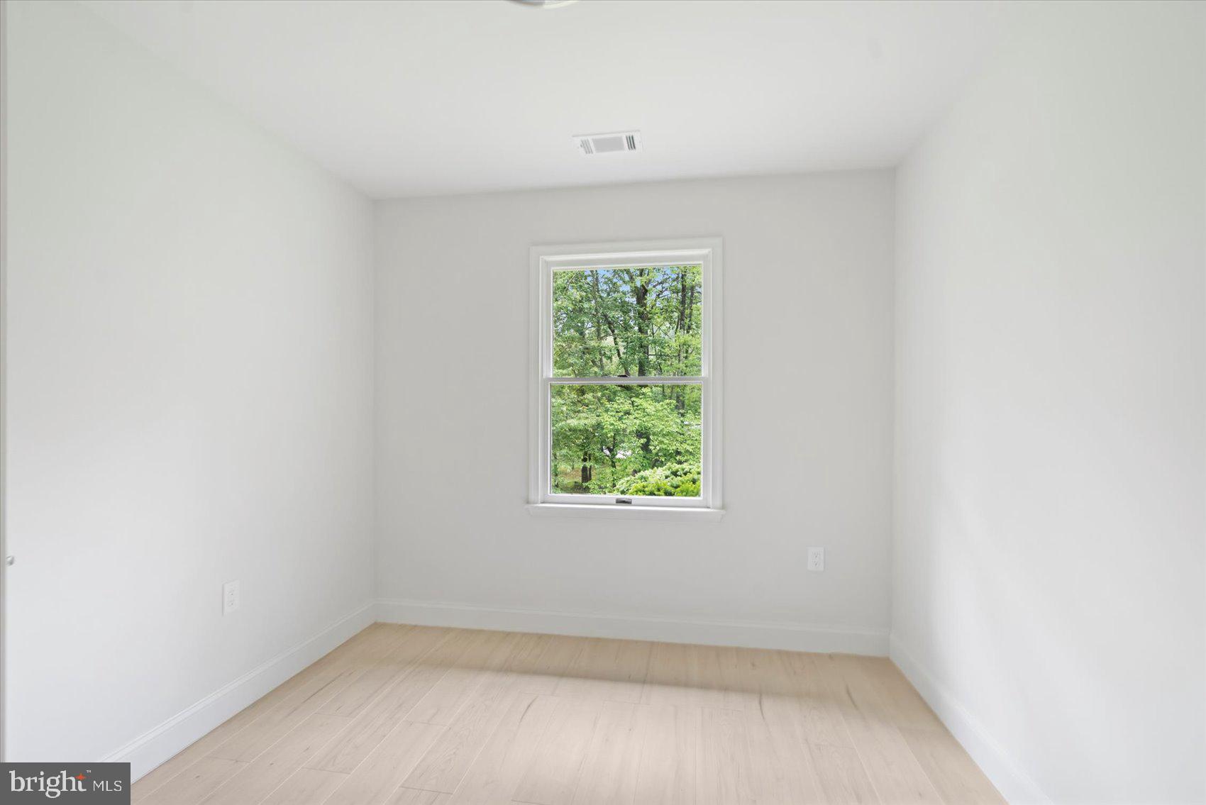 4566 Hickory Lane Mount Airy, MD 21771 - Photo 36 of 45 an empty room with a window