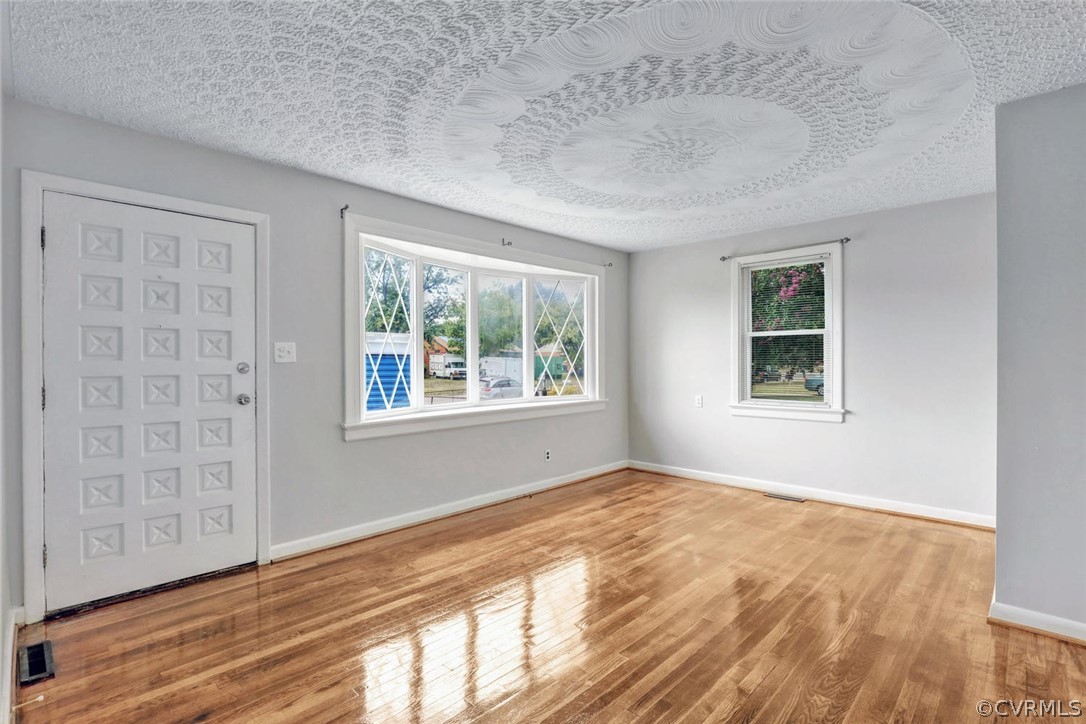 2012 Cleary Road Richmond, VA 23223 - Photo 5 of 28 Gallery Image 5