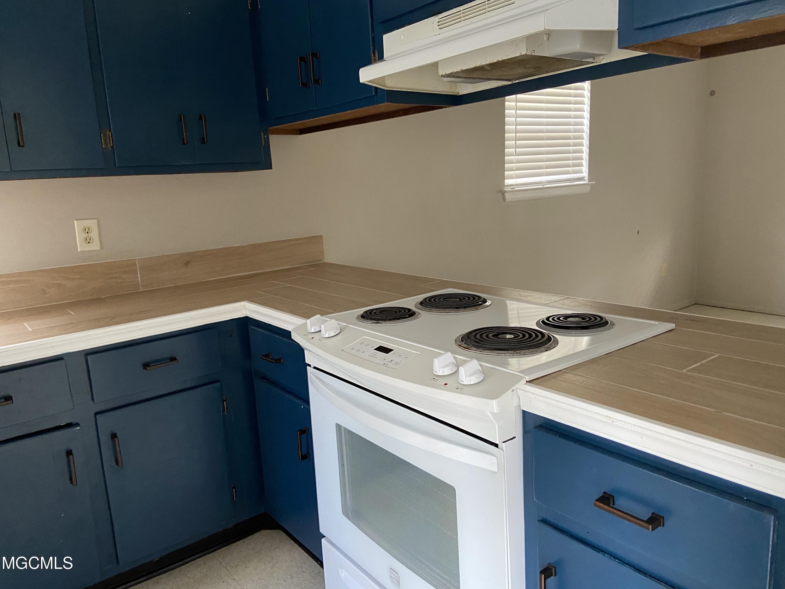 1812 Springridge Road Gautier, MS 39553 - Photo 2 of 11 8BDBF96D-2FAC-440E-8C3C-6F7DBDEBB2D4