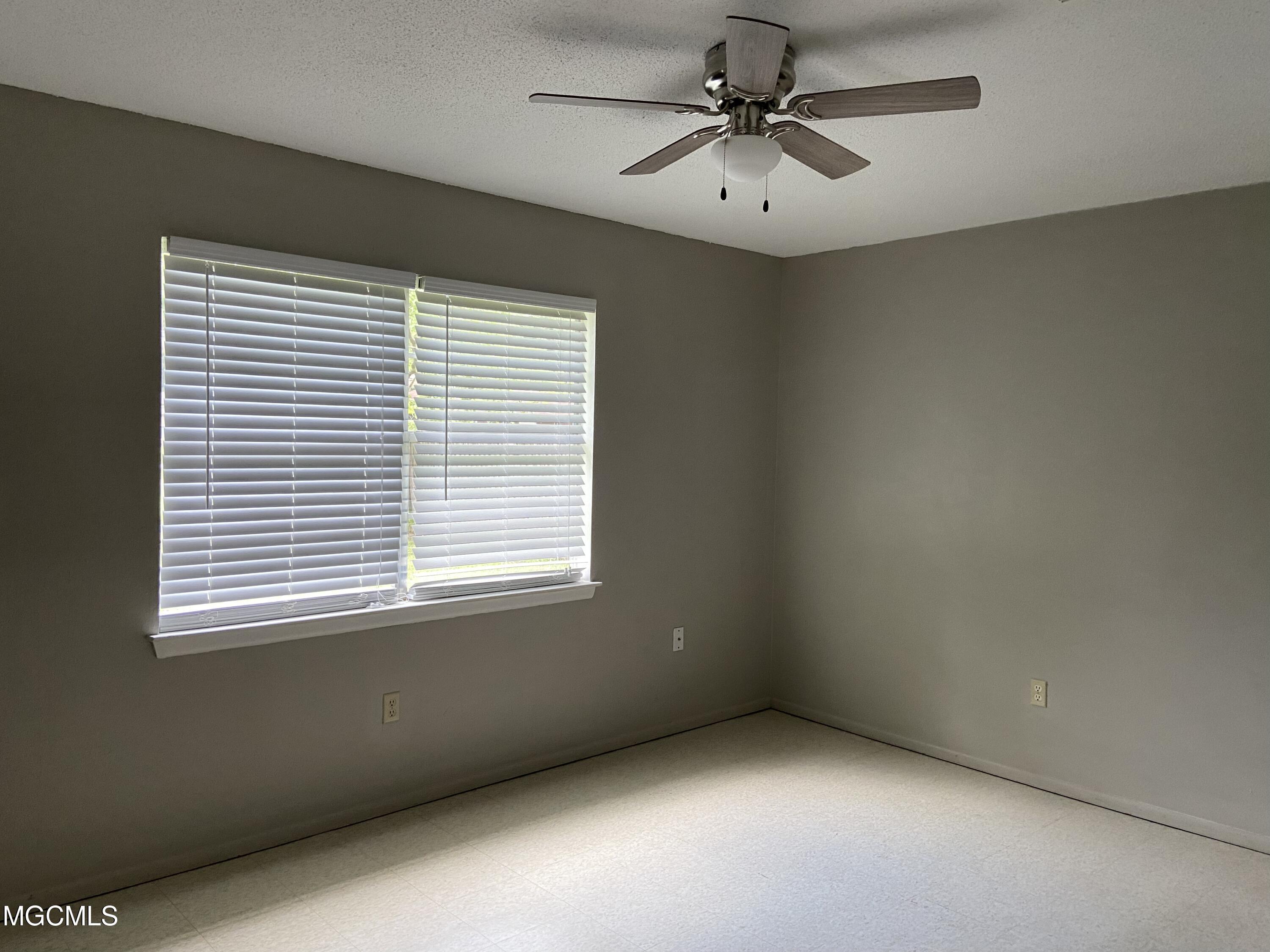 1812 Springridge Road Gautier, MS 39553 - Photo 8 of 11 7F385534-201C-4864-9624-03B6F12CDB77