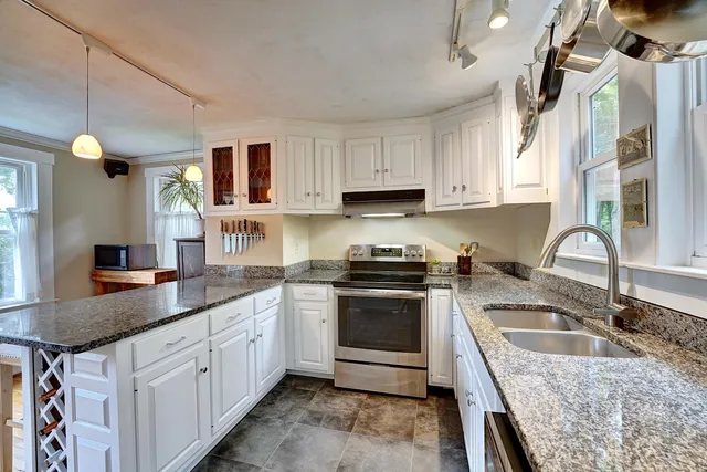 $600,000 | 57 Main Street, Newfields, NH 03856