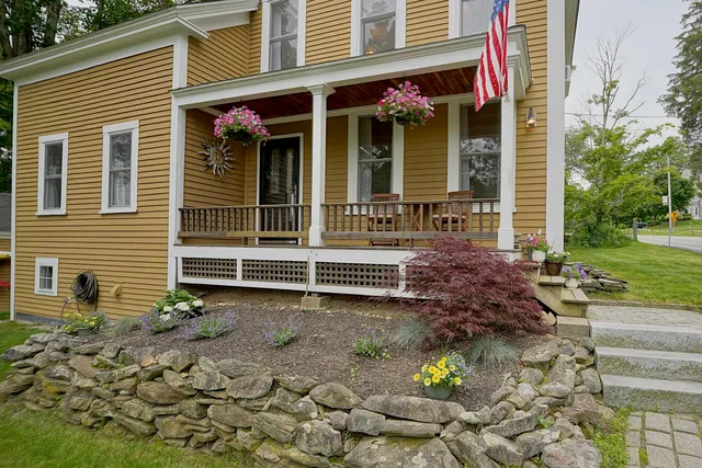 $600,000 | 57 Main Street, Newfields, NH 03856