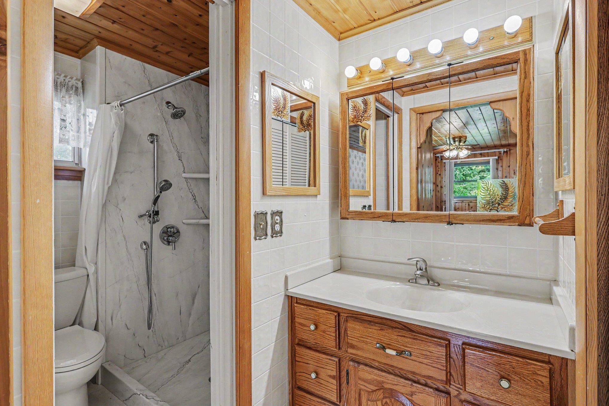 2437 Amelith Road Bay City, MI 48706 - Photo 19 of 36