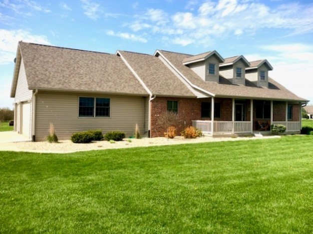 18283 Rodeo Drive Sterling, IL 61081 - Photo 1 of 41