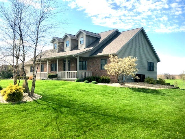 18283 Rodeo Drive Sterling, IL 61081 - Photo 3 of 41