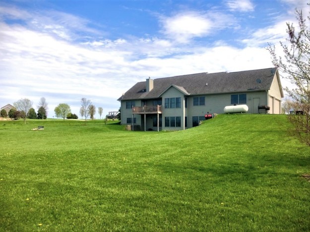 18283 Rodeo Drive Sterling, IL 61081 - Photo 7 of 41