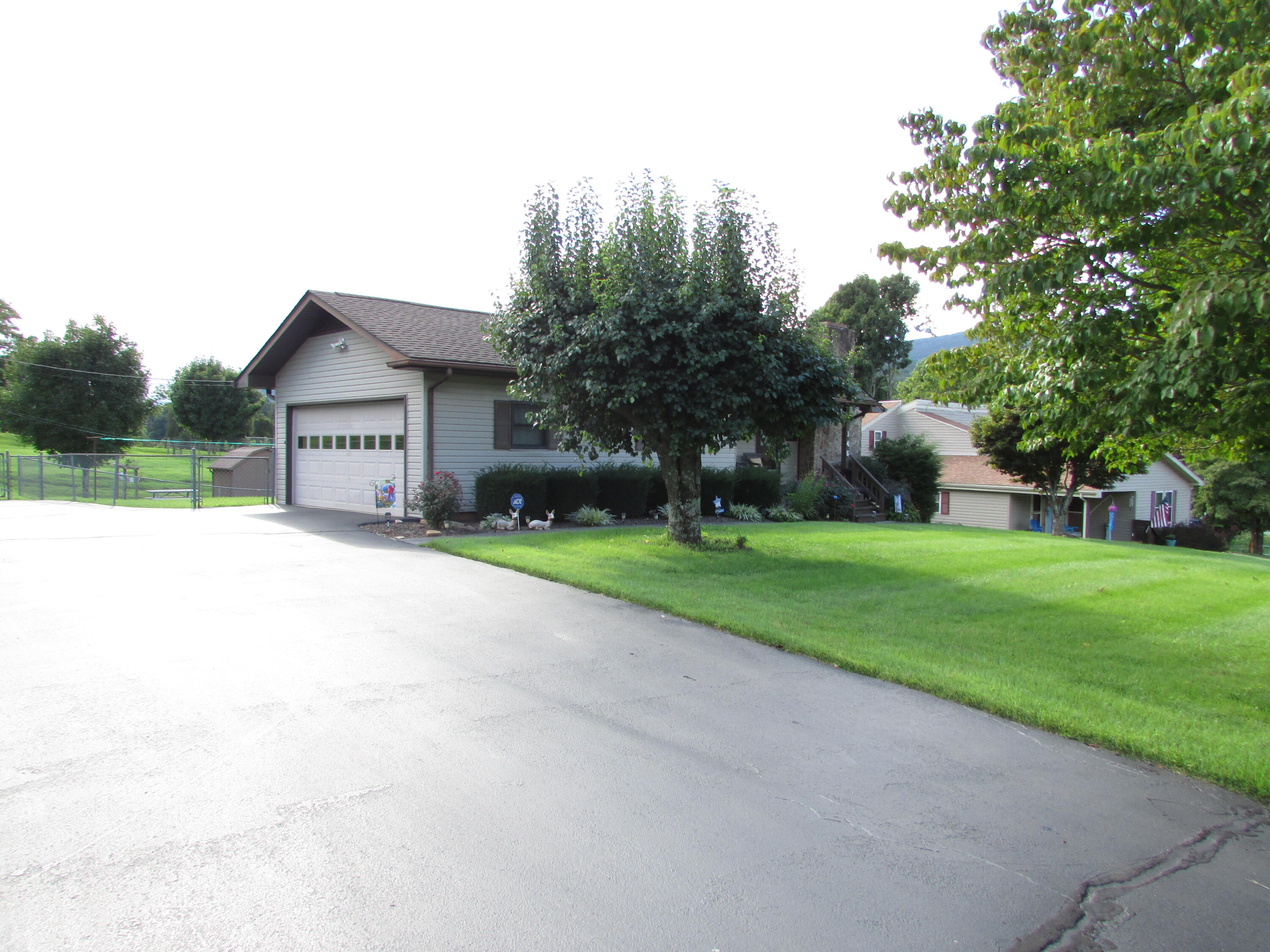 146 Unaka Subdivision Road Elizabethton, TN 37643 - Photo 24 of 43 130 Unaka Subdivision Road, Elizabethton