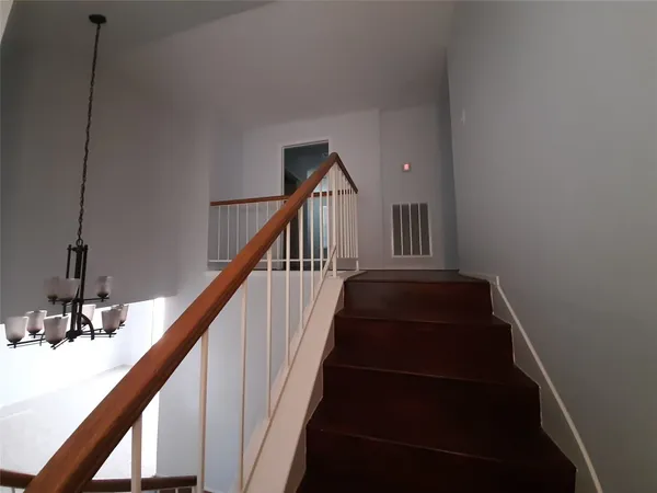 $2,395 | 8 Fawnchase Court, The Woodlands, TX 77381