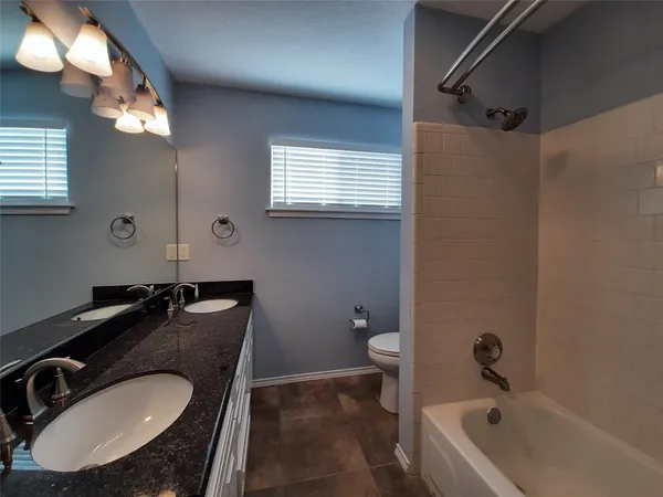 $2,395 | 8 Fawnchase Court, The Woodlands, TX 77381