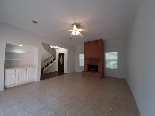 $2,395 | 8 Fawnchase Court, The Woodlands, TX 77381