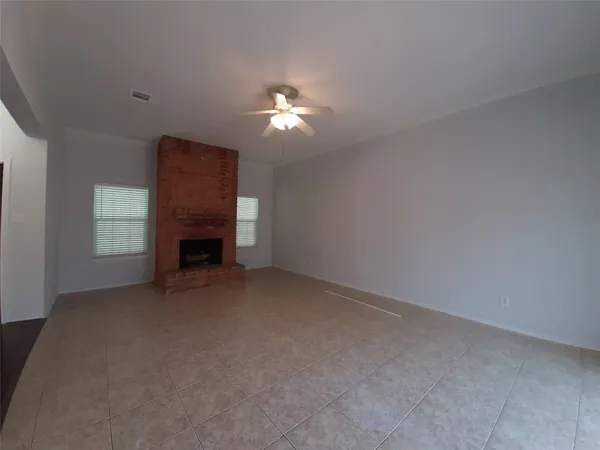 $2,395 | 8 Fawnchase Court, The Woodlands, TX 77381