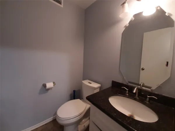 $2,395 | 8 Fawnchase Court, The Woodlands, TX 77381