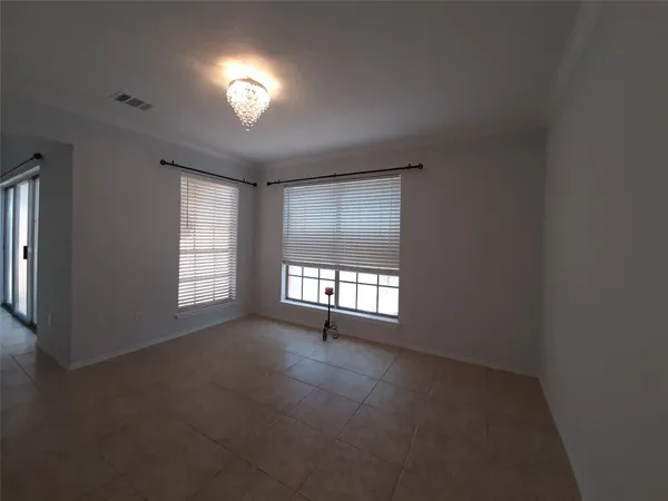 $2,395 | 8 Fawnchase Court, The Woodlands, TX 77381