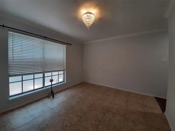 $2,395 | 8 Fawnchase Court, The Woodlands, TX 77381