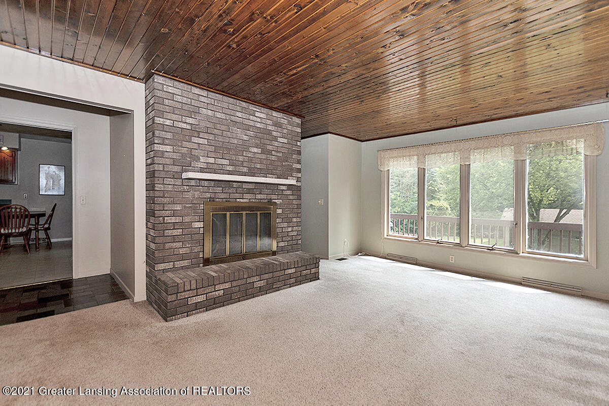 1839 Arch Road Eaton Rapids, MI 48827 - Photo 2 of 30 Living Room