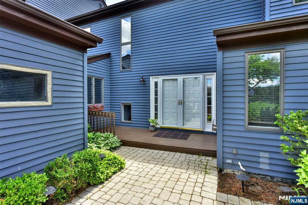 143 Fisher Road Mahwah, NJ 07430 - Photo 4 of 50