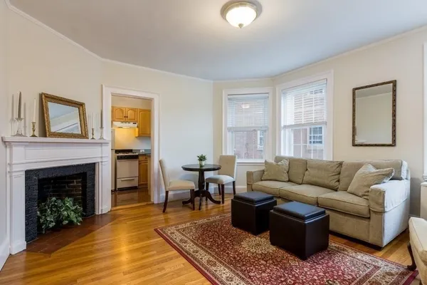 $2,700 | 86 Buckingham Street, Unit 3, Cambridge, MA 02138