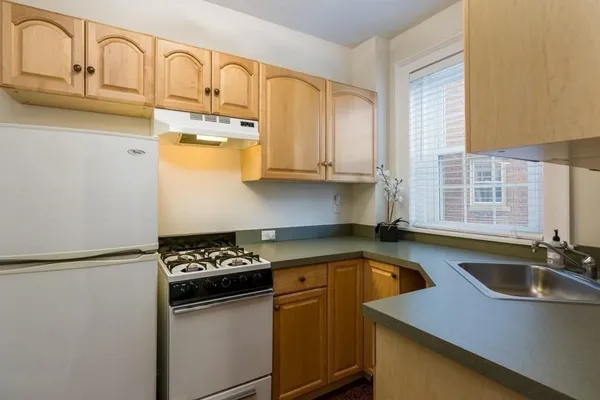 $2,700 | 86 Buckingham Street, Unit 3, Cambridge, MA 02138