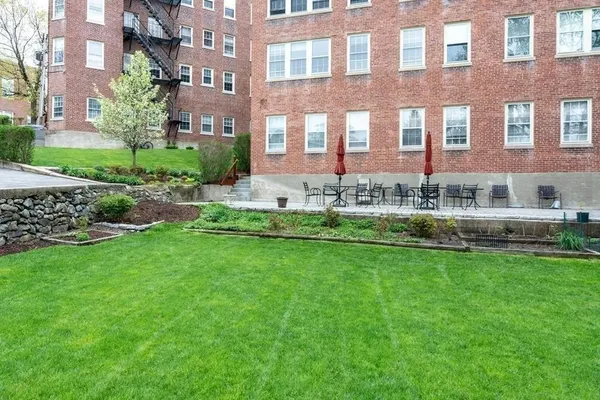 $2,700 | 86 Buckingham Street, Unit 3, Cambridge, MA 02138