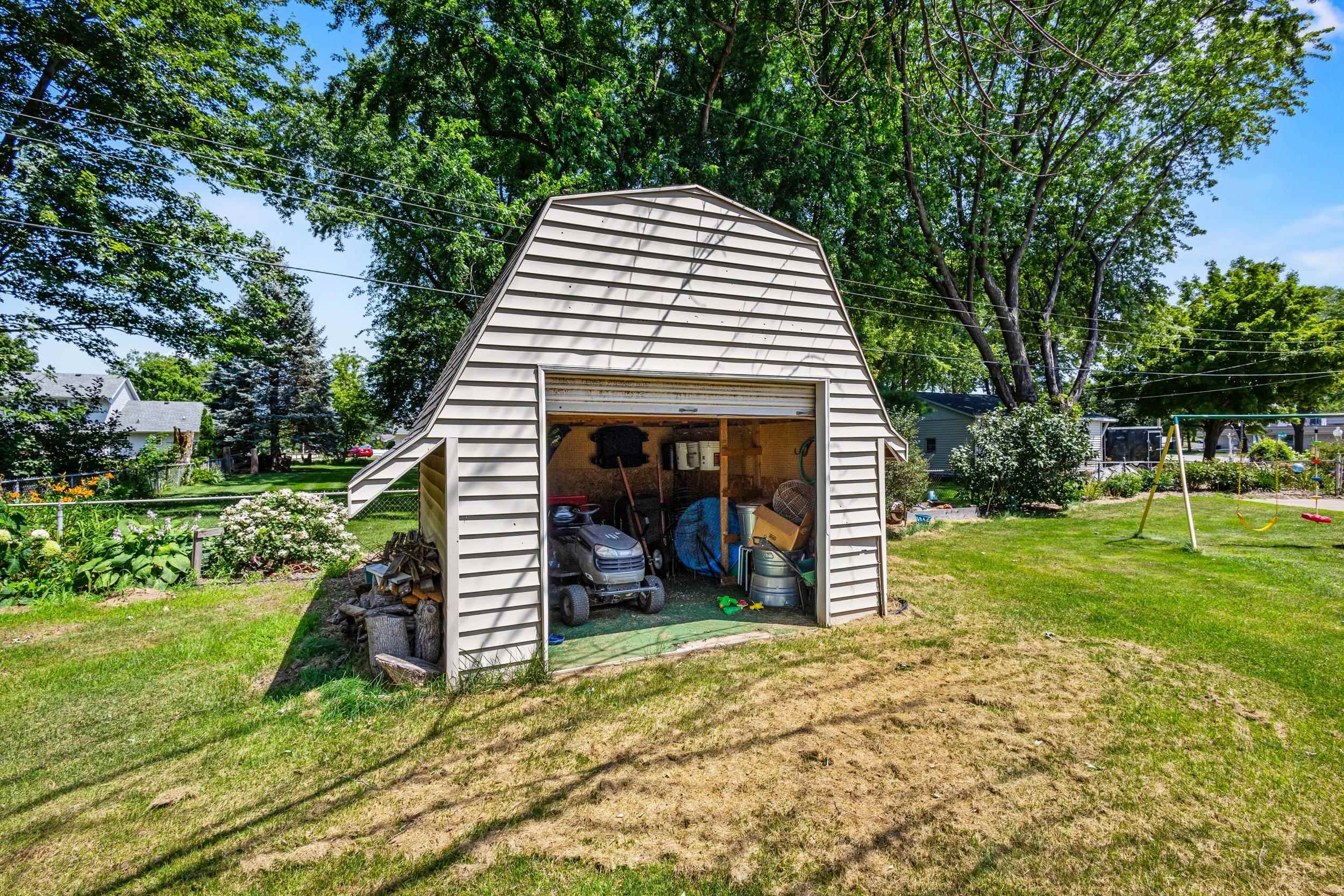 2366 South Ridge Road Ashwaubenon, WI 54304 - Photo 28 of 38
