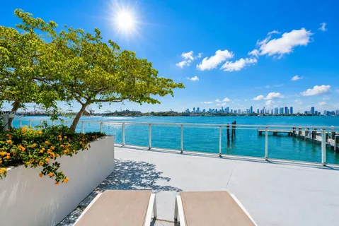 $372,000 | 1200 West Avenue, Unit 819, Miami Beach, FL 33139