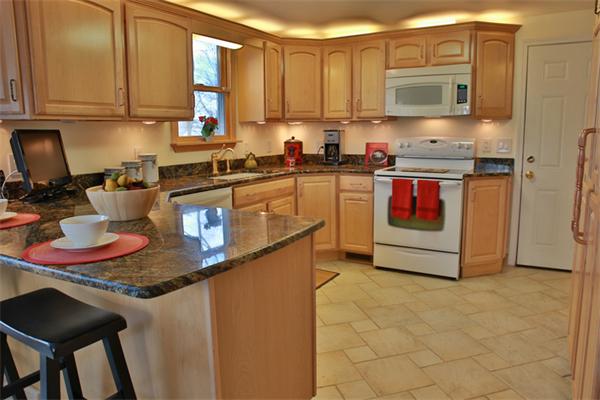 15 Gerry Road Lynnfield, MA 01940 - Photo 5 of 29 Gallery Image 5