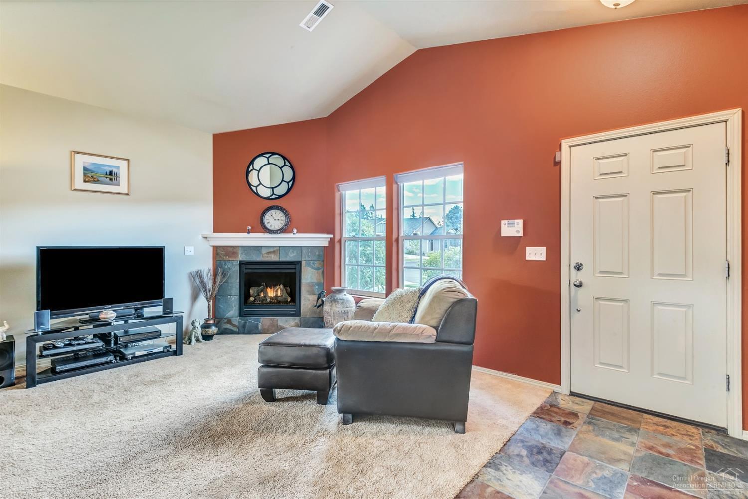 638 Northeast Mason Road Bend, OR 97701 - Photo 3 of 20 Additional Photo
