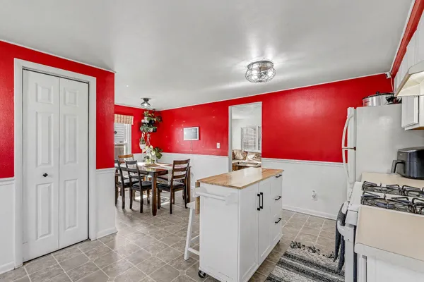 $299,900 | 238 West Main Street, Milan, MI 48160