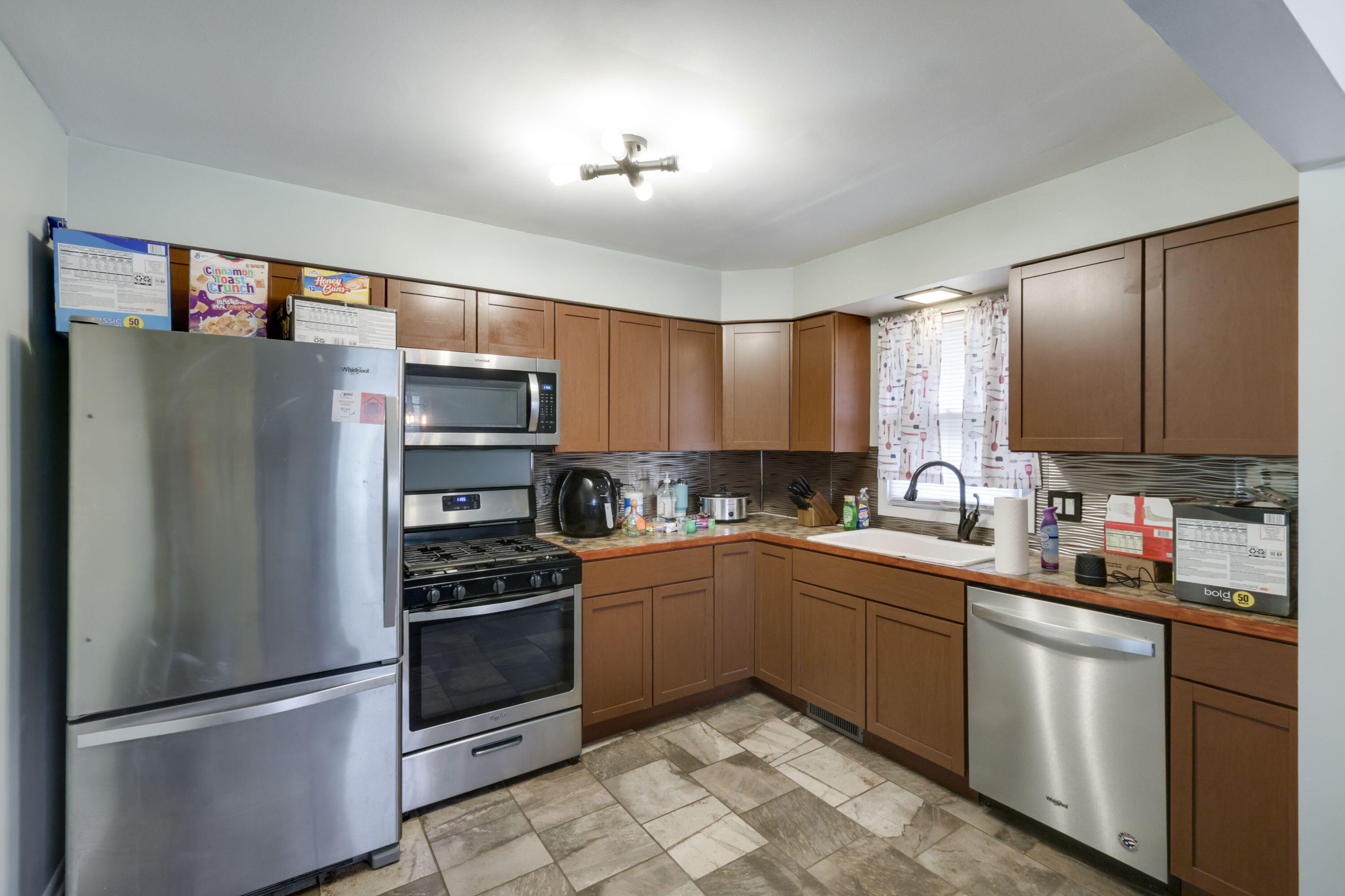 606 Spruce Street Hammond, IN 46324 - Photo 10 of 17 3000x2000